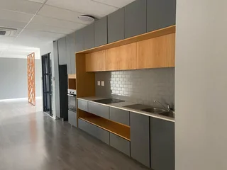 739 sqm Office To Let in Bryanston