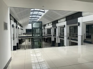 739 sqm Office To Let in Bryanston