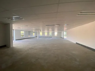 330 sqm Office To Let in Fourways