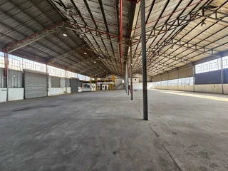 Industrial Warehouse To Let or For Sale in Isando, Kempton Park.