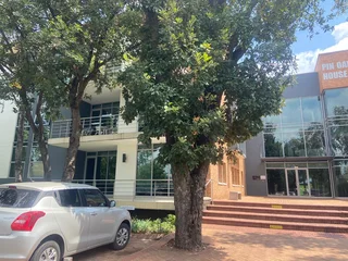 308 sqm Office To Let in Bryanston