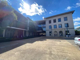 330 sqm Office To Let in Fourways
