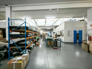 945m² Industrial Space To Let in Observatory