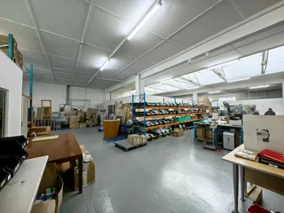 945m² Industrial Space To Let in Observatory