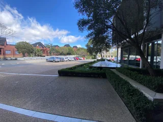 330 sqm Office To Let in Fourways