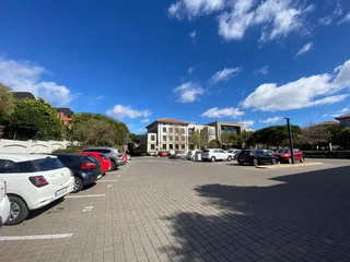 330 sqm Office To Let in Fourways