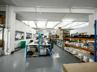 945m² Industrial Space To Let in Observatory