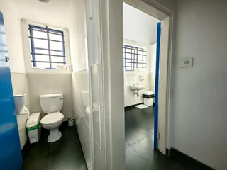 945m² Industrial Space To Let in Observatory