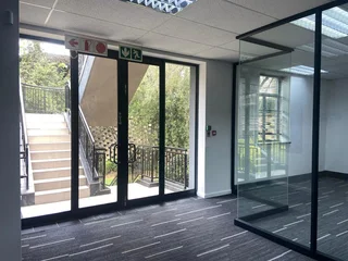 752 sqm Office To Let in Bryanston