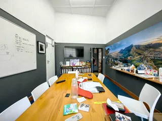 945m² Industrial Space To Let in Observatory