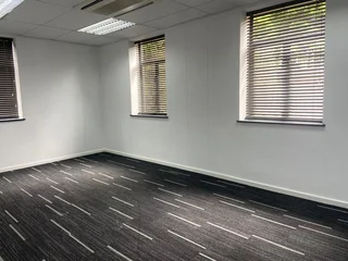 752 sqm Office To Let in Bryanston