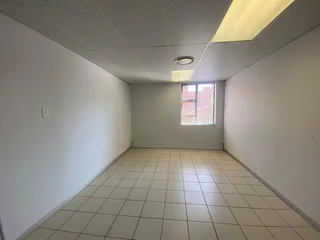 391 sqm Office To Let in Fourways