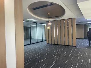 752 sqm Office To Let in Bryanston