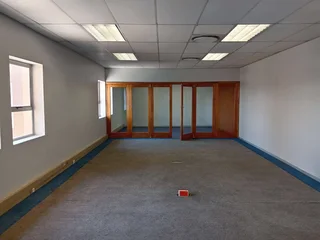 562m² Office to rent, Sunninghill