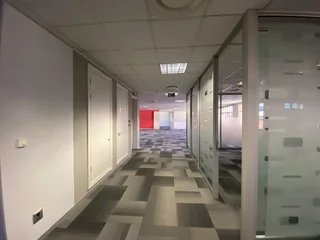 1090 sqm Office To Let in Bryanston