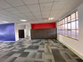 1090 sqm Office To Let in Bryanston