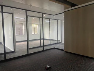 752 sqm Office To Let in Bryanston