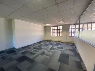 1090 sqm Office To Let in Bryanston