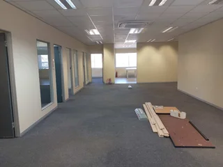 290 sqm Office To Rent, Woodmead