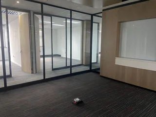 752 sqm Office To Let in Bryanston