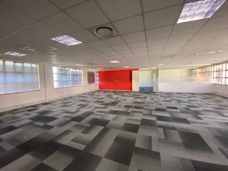 1090 sqm Office To Let in Bryanston