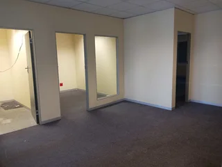 290 sqm Office To Rent, Woodmead