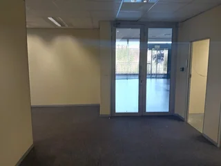 290 sqm Office To Rent, Woodmead