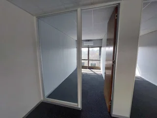 188 sqm Office to Let in Bedfordview