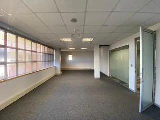 1090 sqm Office To Let in Bryanston