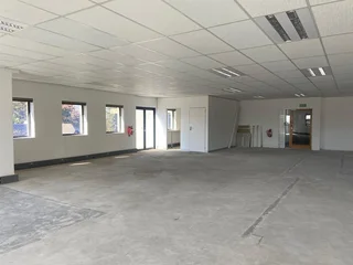 220 sqm Office To Let in Fourways