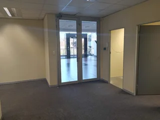 290 sqm Office To Rent, Woodmead