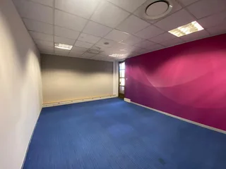 1090 sqm Office To Let in Bryanston