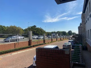 220 sqm Office To Let in Fourways