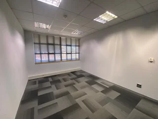 1090 sqm Office To Let in Bryanston