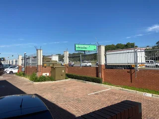 220 sqm Office To Let in Fourways