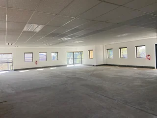 220 sqm Office To Let in Fourways