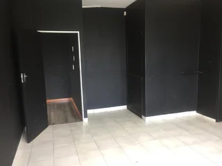 255m² Office To Rent, Wynberg