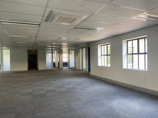 315 sqm Office To Let in Bryanston