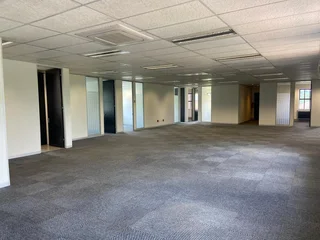 315 sqm Office To Let in Bryanston