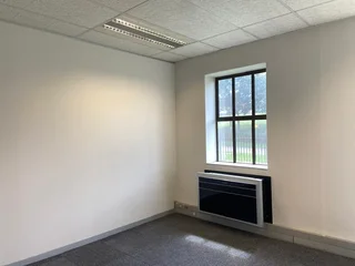 315 sqm Office To Let in Bryanston