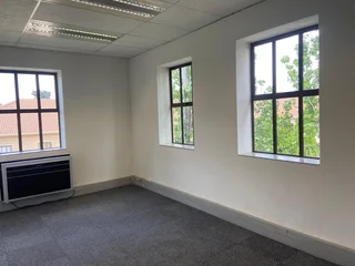 315 sqm Office To Let in Bryanston