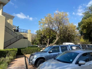 322 sqm Office To Let in Bryanston