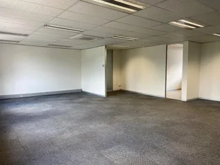 315 sqm Office To Let in Bryanston
