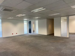 315 sqm Office To Let in Bryanston