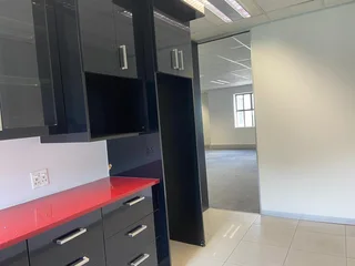 315 sqm Office To Let in Bryanston
