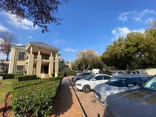 322 sqm Office To Let in Bryanston