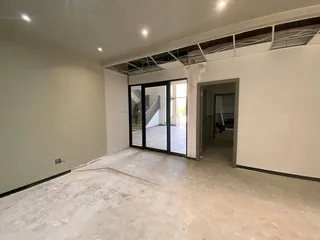 322 sqm Office To Let in Bryanston