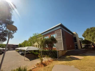 230 sqm Office to Let in Bedfordview