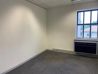 315 sqm Office To Let in Bryanston