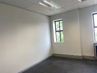 315 sqm Office To Let in Bryanston
